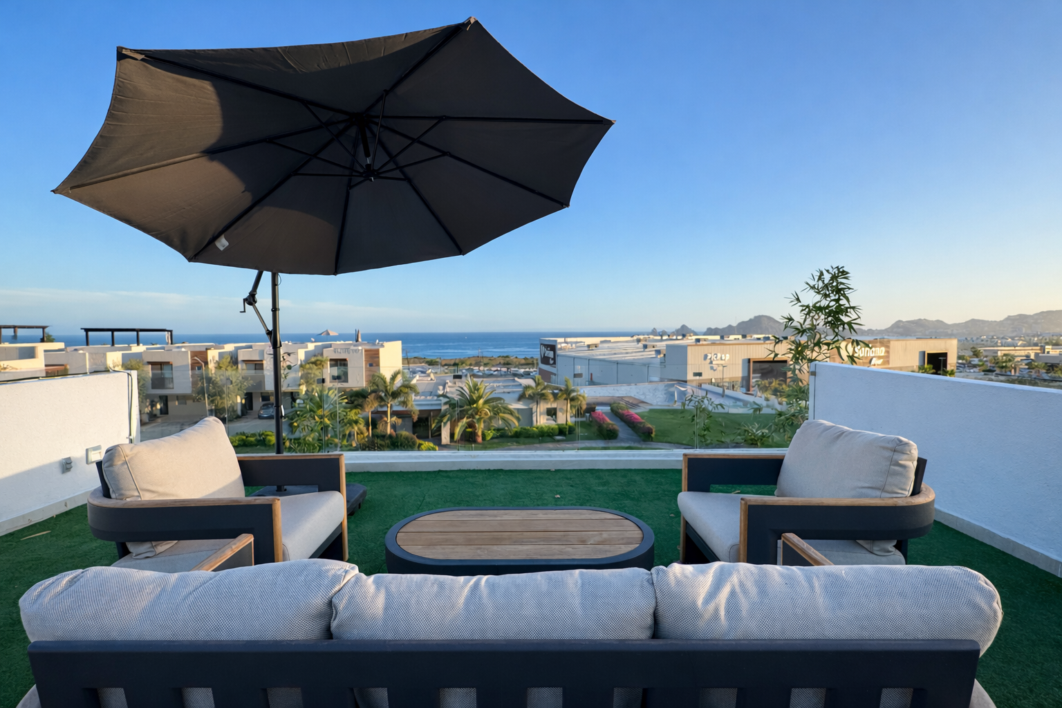 ROOFTOP TERRACE & PATIO